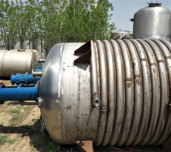 不銹鋼反應釜該如何在工作中避免產(chǎn)生靜電？